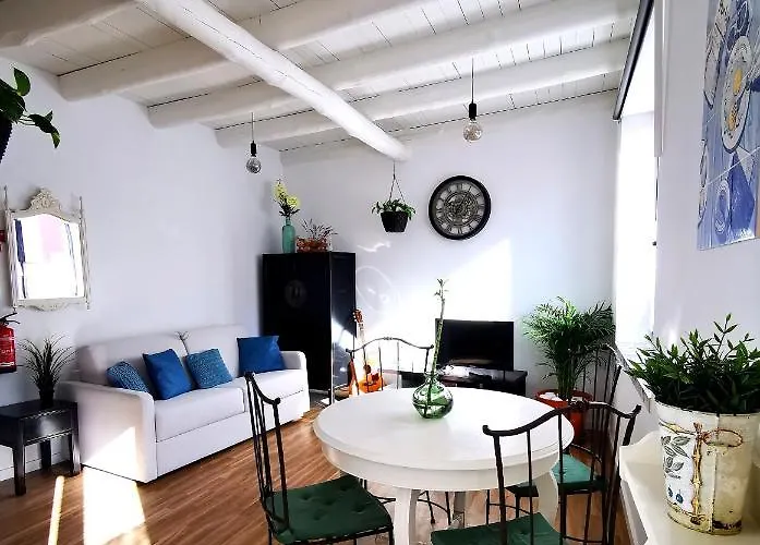Charming Portuguese Style Apartment, For Rent Vida à Portuguesa, Amêndoa Or Limão Local Portimão