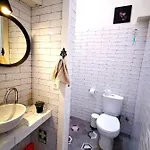 Διαμέρισμα Charming Portuguese Style Apartment, For Rent 
